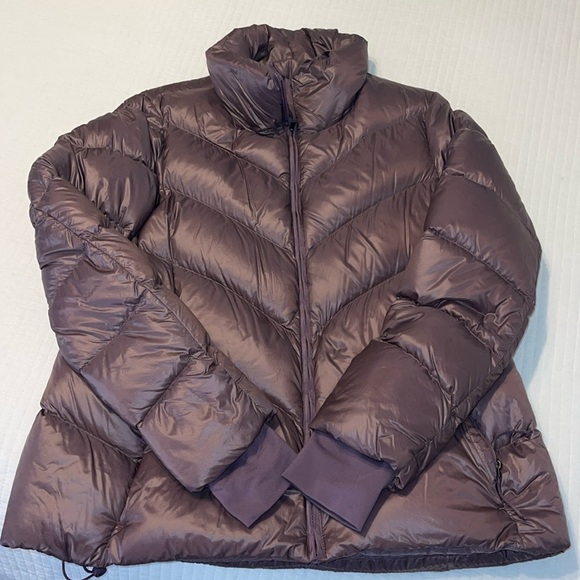 ATHLETA cinch waist chevron down jacket EUC, Size small - Picture 3 of 7
